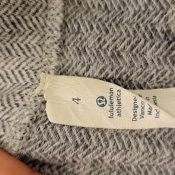 Lululemon sweater - Picture 4 of 4